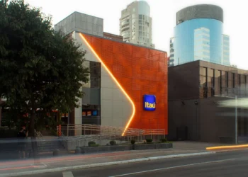 Itaú divulga adicional de R$ 15 bilhões em dividendos após obter lucro de R$ 41 bilhões em 2024