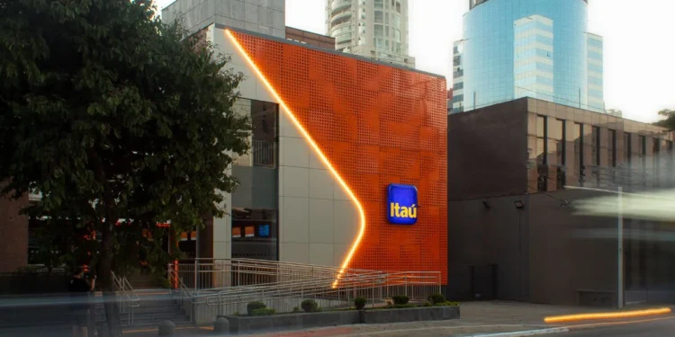 Itaú divulga adicional de R$ 15 bilhões em dividendos após obter lucro de R$ 41 bilhões em 2024