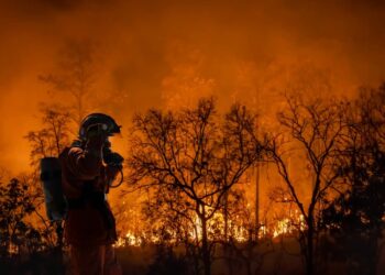 A crise climática pode resultar em prejuízos superiores a R$ 8 trilhões no mercado imobiliário dos Estados Unidos