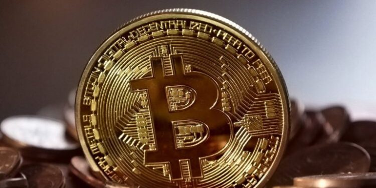 Após discussão entre Trump e Zelensky, o Bitcoin opera com instabilidade