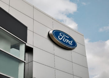 Ford (FDMO34) supera o prejuízo e registra um lucro de 1,8 bilhão de dólares no 4T24