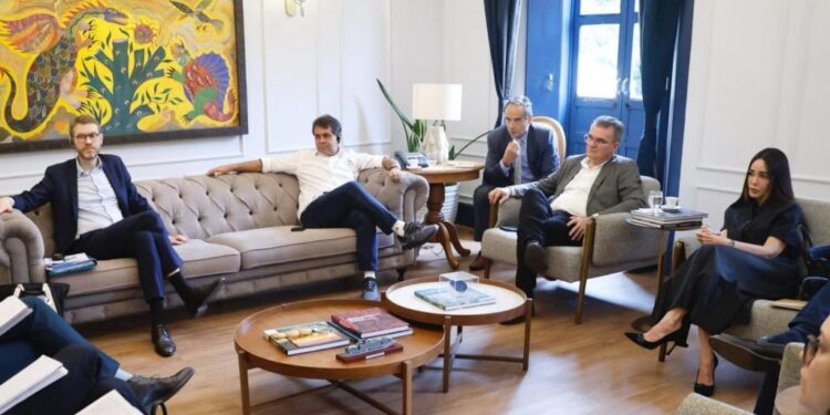 Fortaleza intensifica conversas internacionais com o objetivo de atrair novos negócios e alianças estratégicas com a França