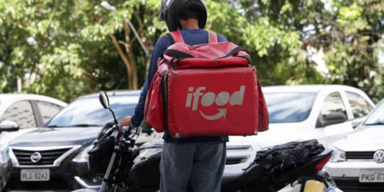 O iFood afirma que manterá o pedido mínimo, mesmo com a proibição judicial