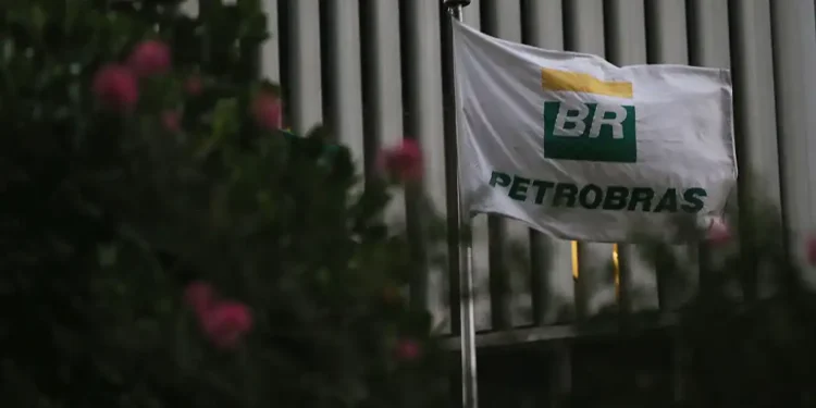 Petrobras (PETR4) obtém R$ 2,16 bilhões de investidores parceiros