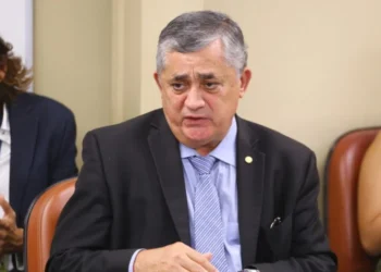 O líder governamental liga o Datafolha a especulações sobre o dólar e fake news