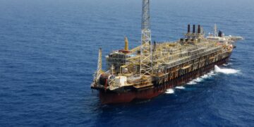 Petrobras (PETR4) comercializa seu primeiro combustível marinho renovável para Cingapura