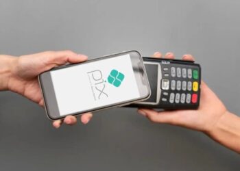 Pix por aproximação faz sua estreia com a nova funcionalidade do sistema do Banco Central e tem potencial para impulsionar as transações comerciais