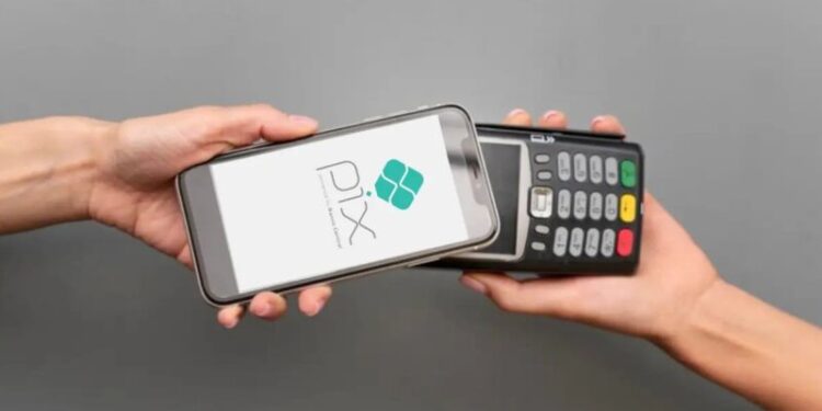 Pix por aproximação faz sua estreia com a nova funcionalidade do sistema do Banco Central e tem potencial para impulsionar as transações comerciais