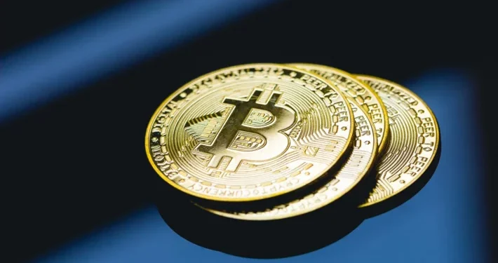 Bitcoin (BTC) mantém-se abaixo de US$ 100 mil, enquanto as criptomoedas aguardam uma informação dos Estados Unidos que pode impulsionar os preços