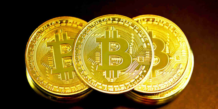 Bitcoin encerra em baixa, observando a postura do Fed e antecipando a divulgação do CPI
