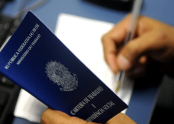 Segundo o IBGE, o salário dos trabalhadores no Ceará é o segundo mais baixo do Brasil