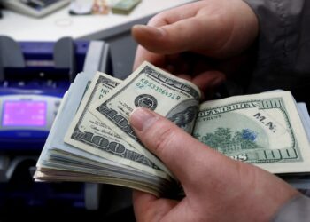 Trump moderado, progresso fiscal e comprometimento do BC fazem o dólar cair