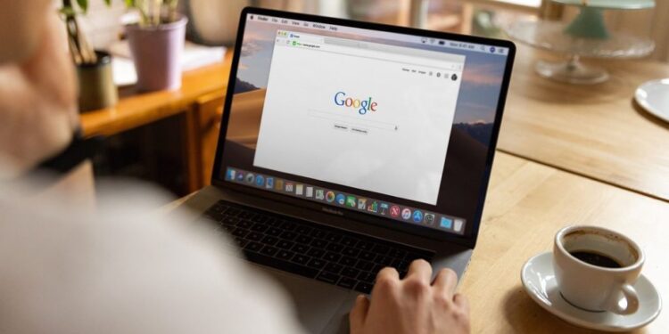 Alphabet (GOGL34) supera o lucro, porém a receita decepciona e a ação cai