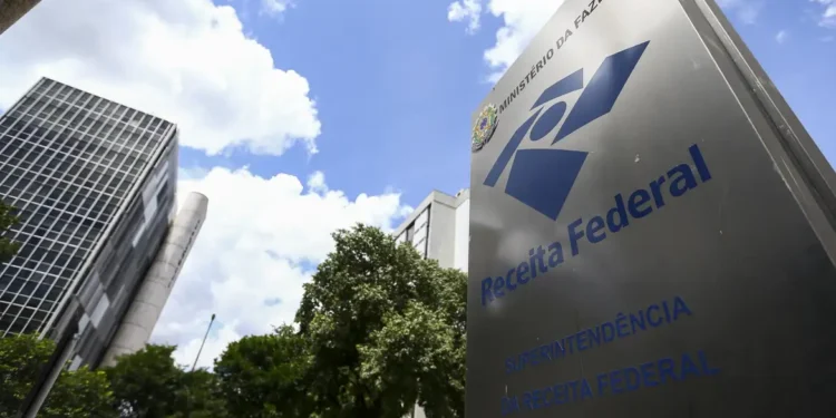 Declaração Imposto de Renda 2025: empresas e bancos têm até sexta para enviar comprovantes