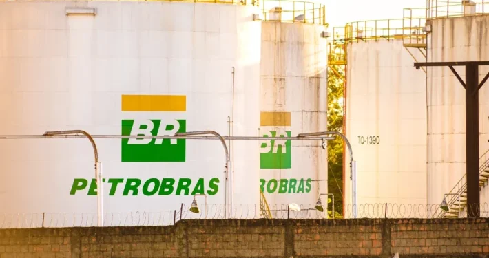 Lula afirma que a Petrobras (PETR4) deve vender diretamente combustíveis
