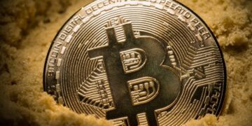 O Bitcoin alcança 58% de domínio, enquanto as altcoins lutam e os tokens legados demonstram sua força
