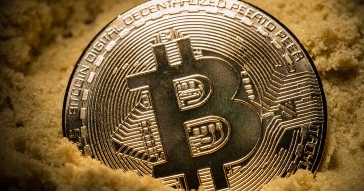O Bitcoin alcança 58% de domínio, enquanto as altcoins lutam e os tokens legados demonstram sua força