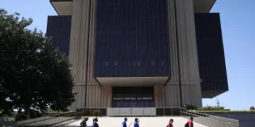 Banco Central registrou um lucro de R$ 270,9 bilhões em 2024, transferindo R$ 28,1 bilhões para o Tesouro Nacional