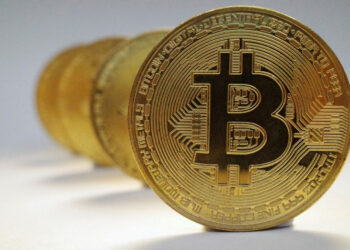 Bitcoin encerra em alta, impulsionado por notícias sobre tarifas e projeções para o Fed
