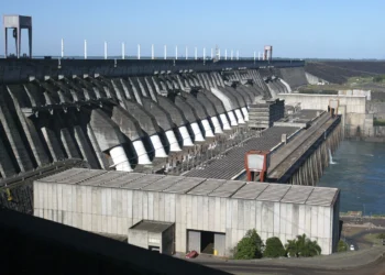 Compreenda o ajuste que o governo está preparando para prevenir um aumento na tarifa de Itaipu