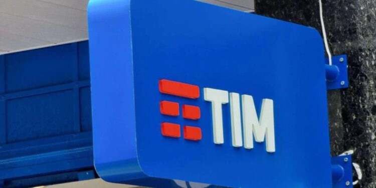 Tim (TIMS3) autoriza a distribuição de R$ 200 milhões em JCP; confira o preço por ação