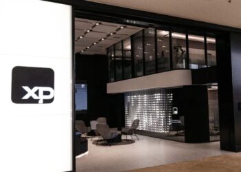 A XP registrou um lucro líquido ajustado de R$ 1,2 bilhão no quarto trimestre