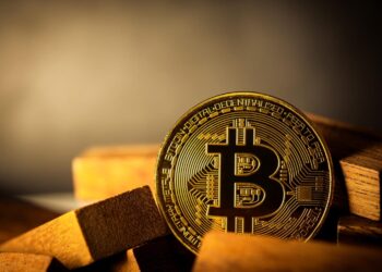 Bitcoin cai mais de 5% e atinge o valor mais baixo em quatro meses