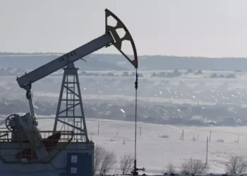 No comércio de petróleo com China e Índia, a Rússia emprega criptomoedas para driblar as sanções ocidentais