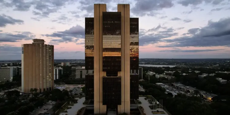 O Banco Central realizará leilões de linha com uma oferta total de 4 bilhões de dólares