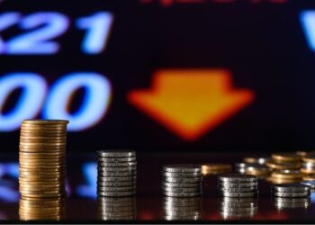 Bolsa ultrapassa 133 mil pontos, atingindo o maior patamar desde outubro de 2024; dólar avança