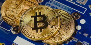 Bitcoin cai antes do anúncio da política monetária americana