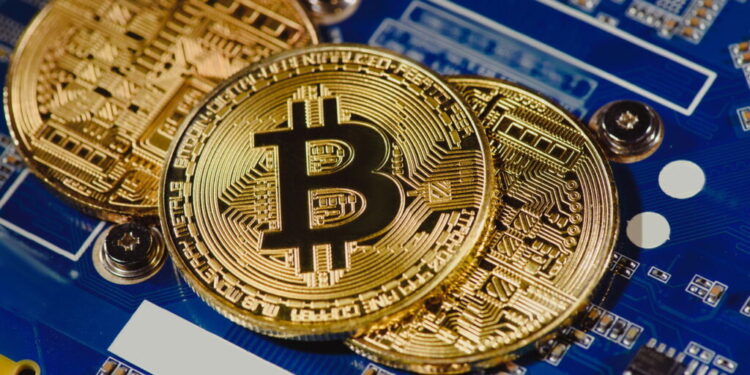 Bitcoin cai antes do anúncio da política monetária americana
