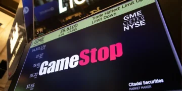 As ações da GameStop caem após a estratégia da companhia com Bitcoin suscitar questionamentos