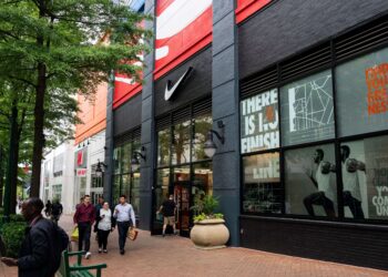A Nike enfrenta uma crise com investidores por causa da redução nas vendas