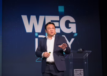 O CEO da WEG (WEGE3) considera a tarifa dos Estados Unidos como um equívoco e se prepara para uma disputa comercial