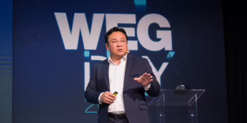 O CEO da WEG (WEGE3) considera a tarifa dos Estados Unidos como um equívoco e se prepara para uma disputa comercial