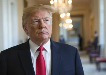 Trump impõe tarifas a navios chineses, provocando pânico no comércio