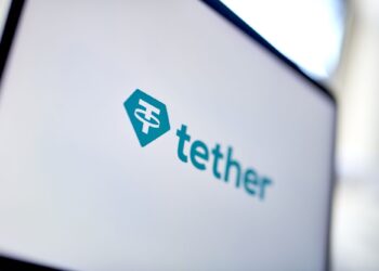 O CEO da Tether está ‘receptivo’ à stablecoin americana em meio a alterações regulatórias e pressão de auditoria