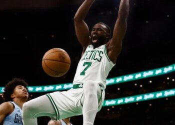A aquisição é o maior acordo da NBA de todos os tempos, superando o impacto de avaliação de US$ 4 bilhões quando Mat Ishbia fechou um acordo para o Phoenix Suns no final de 2022
