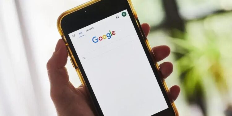 A empresa disse que implementa melhorias em respostas relacionadas à saúde no AI Overviews, um recurso nas pesquisas do Google que coloca uma resposta gerada por IA no topo dos resultados de busca (Foto: Gabby Jones/Bloomberg)