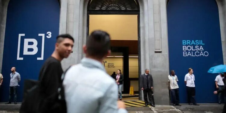 A maioria das moedas emergentes está em alta em relação ao dólar este ano, sendo que o Brasil, o Chile e a Colômbia estão entre os maiores ganhadores. (Foto: Patricia Monteiro/Bloomberg)