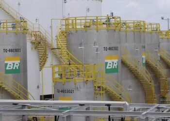As ações da companhia subiam 1,35% na bolsa brasileira.