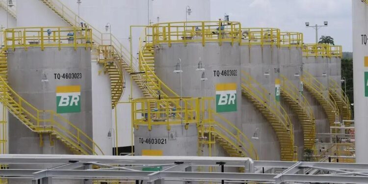 As ações da companhia subiam 1,35% na bolsa brasileira.