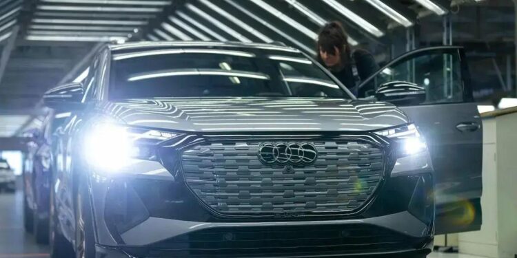 As entregas da Audi caíram 12% no ano passado, pois a empresa enfrentou dificuldades em mercados como a China.