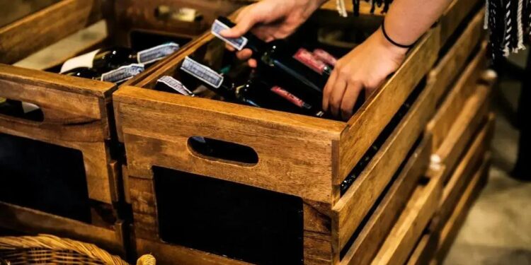 As exportações de vinho cresceram no país, alcançando US$ 933 milhões em 2024 (Foto: FreePik)