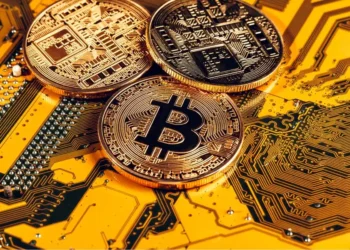 Bitcoin dispara e supera os US$ 83 mil após oferta de trégua