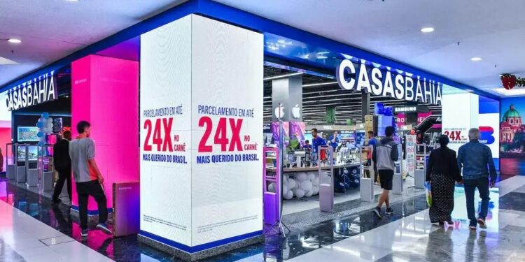 Casas Bahia espera converter mais unidades em megalojas neste ano, em detrimento de aberturas, segundo o CFO