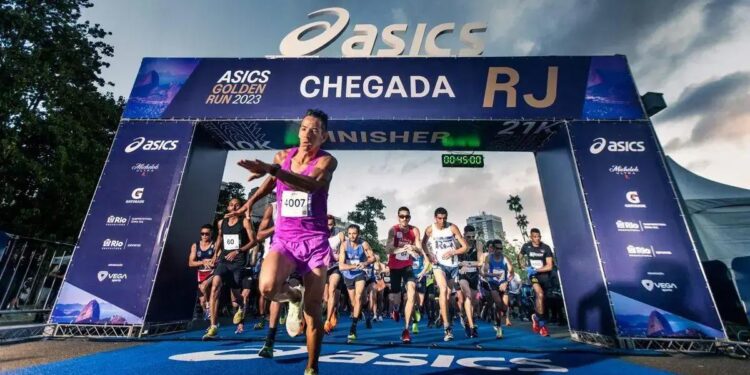 Com presença mais consolidada entre o público que correr com mais de 30 anos, a Asics se move para conquistar a Geração Z com provas como a série de meia-maratonas Golden Run