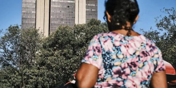 Copom decidiu, de forma unânime, pela elevaço da taxa em 1 ponto percentual, para 14,25% ao ano