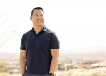 Corretor de imóveis de Las Vegas, Ryan Tsui, conta que ricos de fora de Nevada procuram casas no valor de US$ 8 milhões ou mais e que um dos perfis dos potenciais compradores é de famílias cuja fortuna veio do trabalho em gigantes da tecnologia como Amazon.com e Microsoft